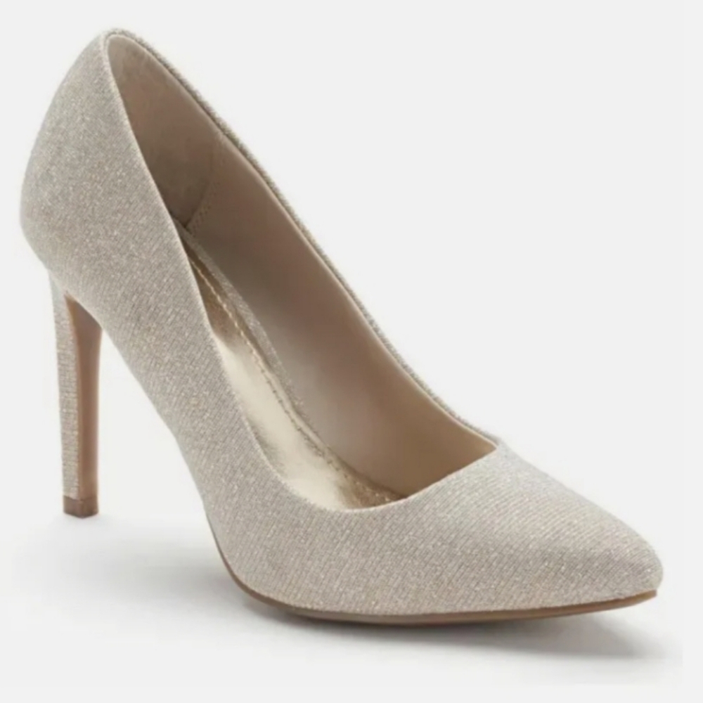 Jennifer Lopez Esla Gold Metallic Pumps Size 7, Like New!